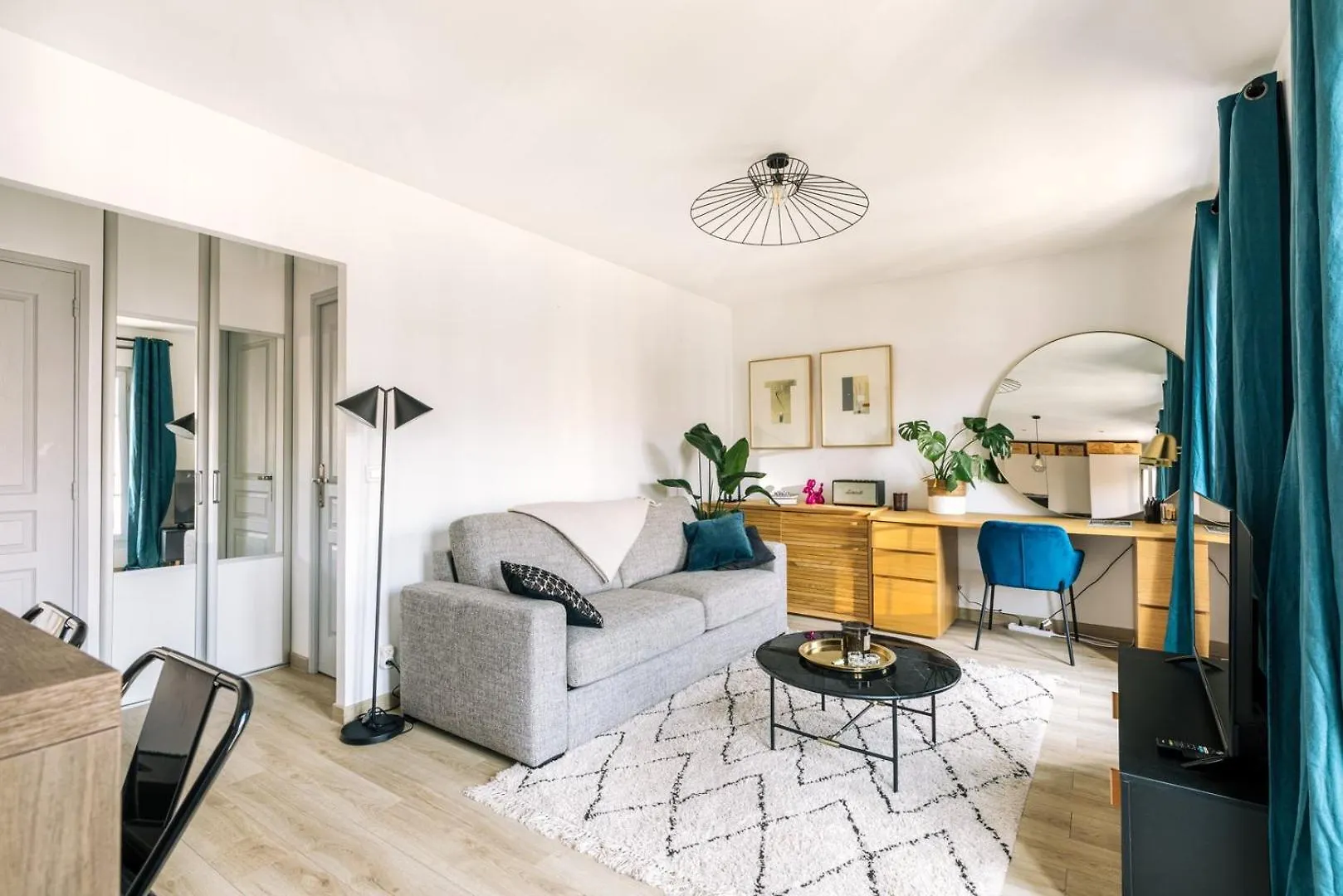 Guestready - Charming Apartment On The Top Floor Párizs