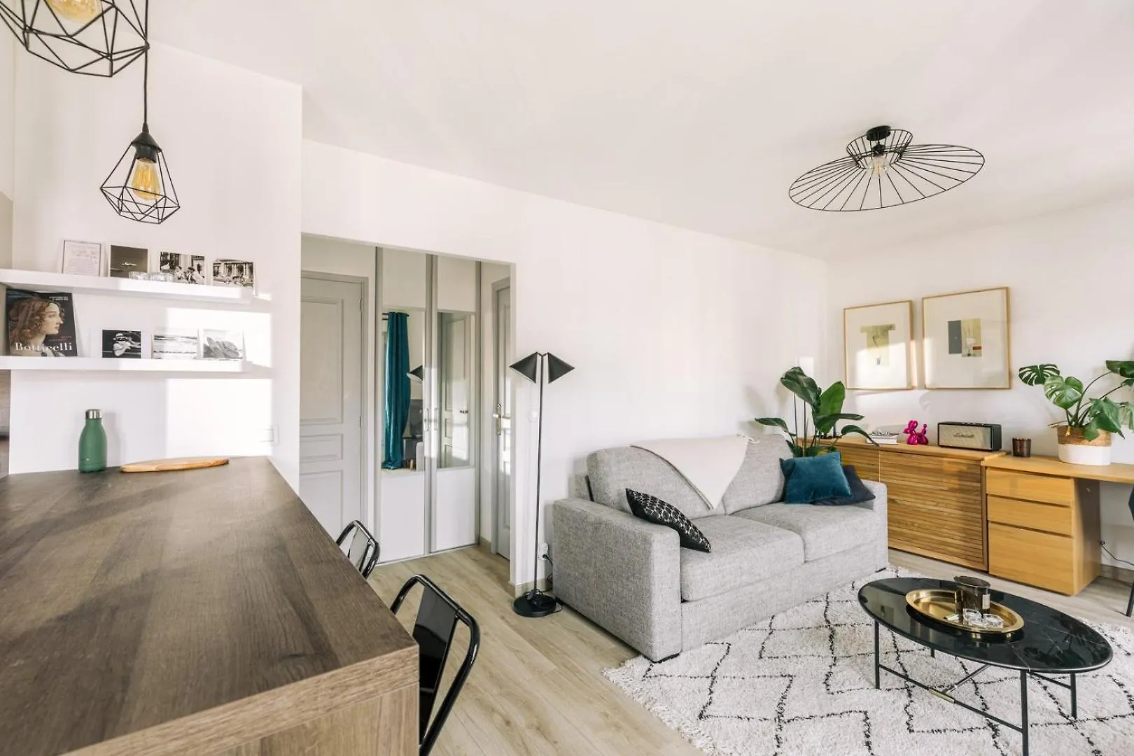 Guestready - Charming Apartment On The Top Floor Párizs