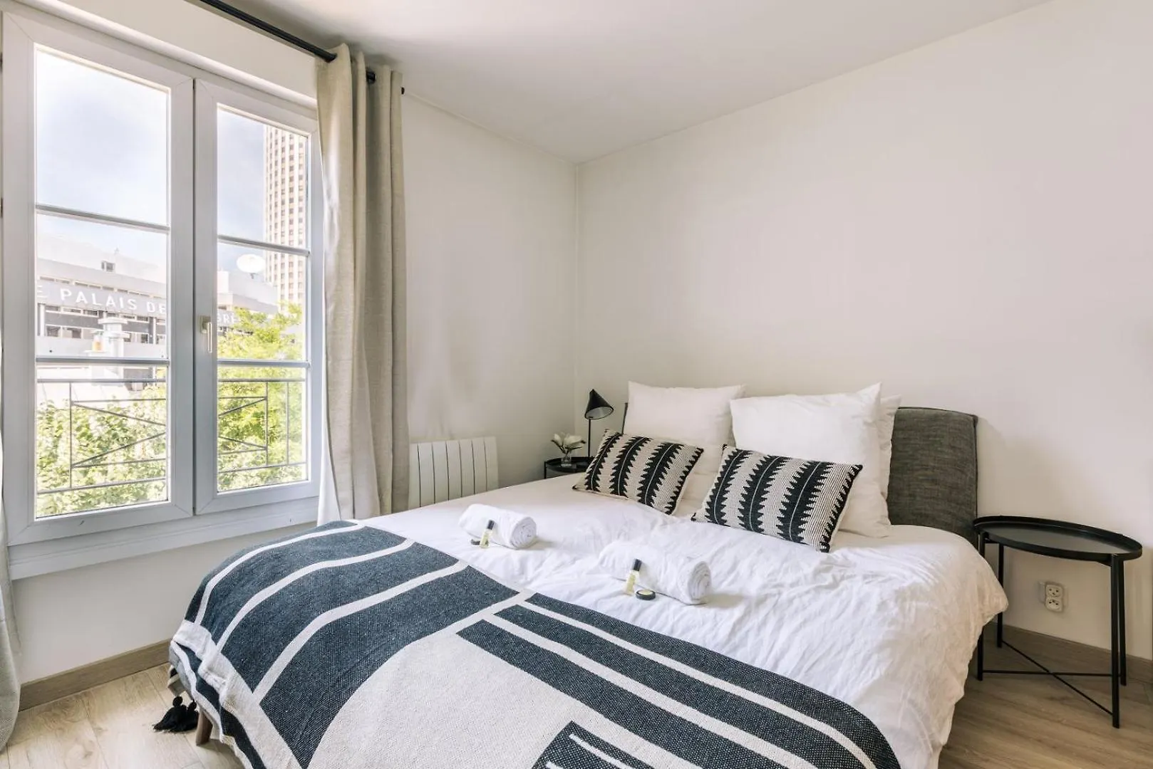 Guestready - Charming Apartment On The Top Floor Párizs